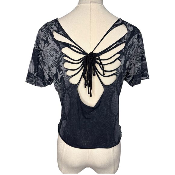 Vintage Women’s Medium Sinful Crop Top Gray Rhinestones Roses Cut Out Back Y2K - Picture 7 of 7